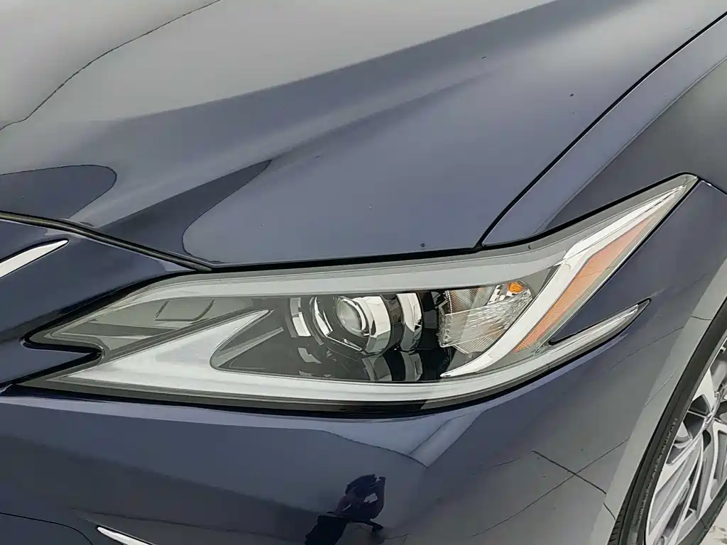 Lexus Lexus ES 2021 200 Excellence Edition 2022 - thumbnail 4