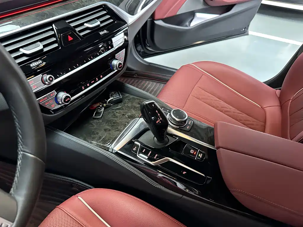 BMW BMW 5 Series 2022 Facelift II 525Li M Sport Package 2022 - thumbnail 5