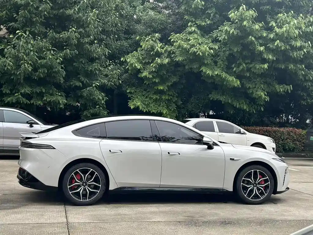 Dongfeng Yipai eπ007 2025 BEV AWD Max Navigation Edition 2025 - thumbnail 4