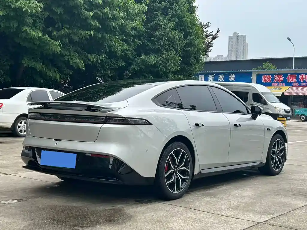 Dongfeng Yipai eπ007 2025 BEV AWD Max Navigation Edition 2025 - thumbnail 5