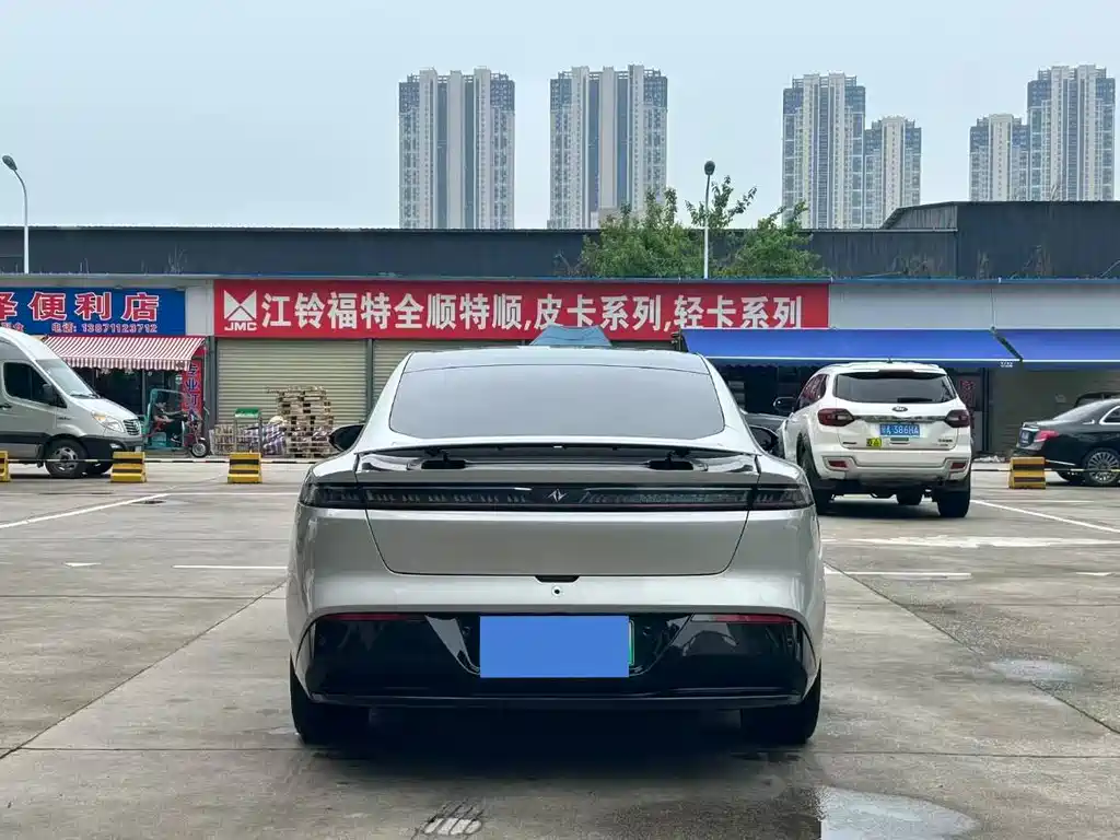 Dongfeng Yipai eπ007 2025 BEV AWD Max Navigation Edition 2025 - thumbnail 6
