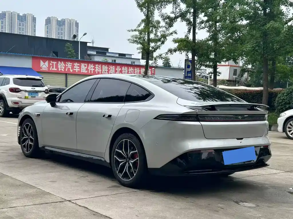 Dongfeng Yipai eπ007 2025 BEV AWD Max Navigation Edition 2025 - thumbnail 7