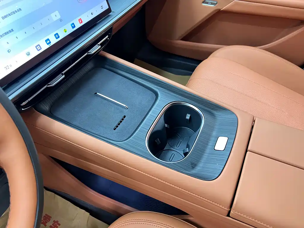Dongfeng Yipai eπ007 2025 BEV 565 AWD Max Pilot Edition 2025 - thumbnail 28