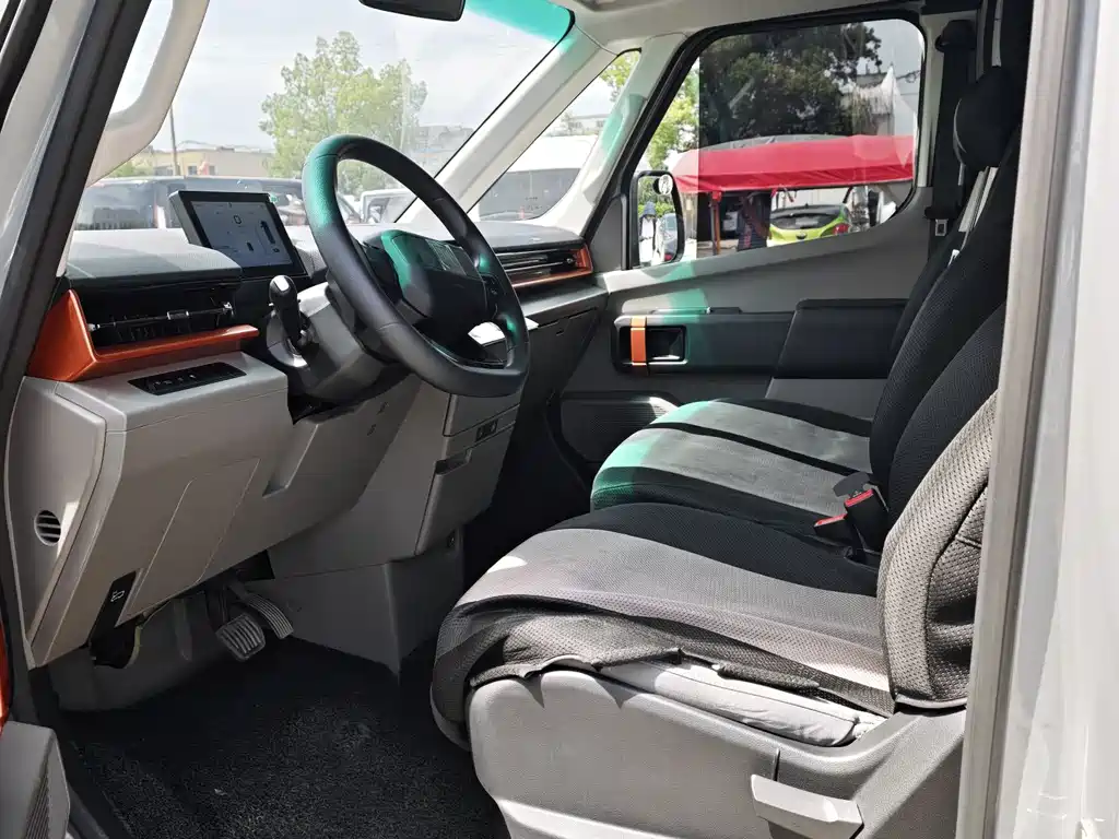 Farizon Farizon Super VAN 2025 Yucheng Edition Short Wheelbase Medium Roof 68kWh Zhixin 2025 - thumbnail 4