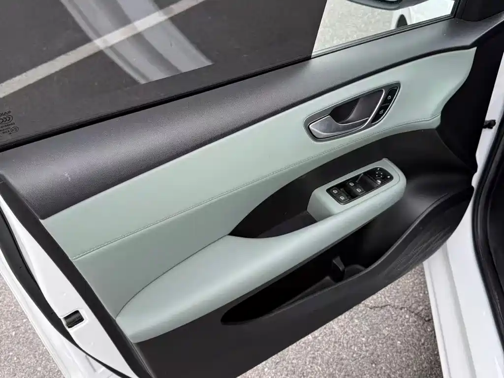 Roewe Roewe D6 2025 - thumbnail 6
