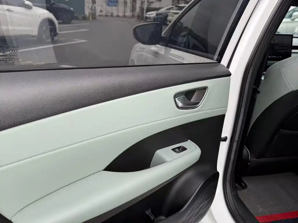 Roewe Roewe D6 2025 - thumbnail 8