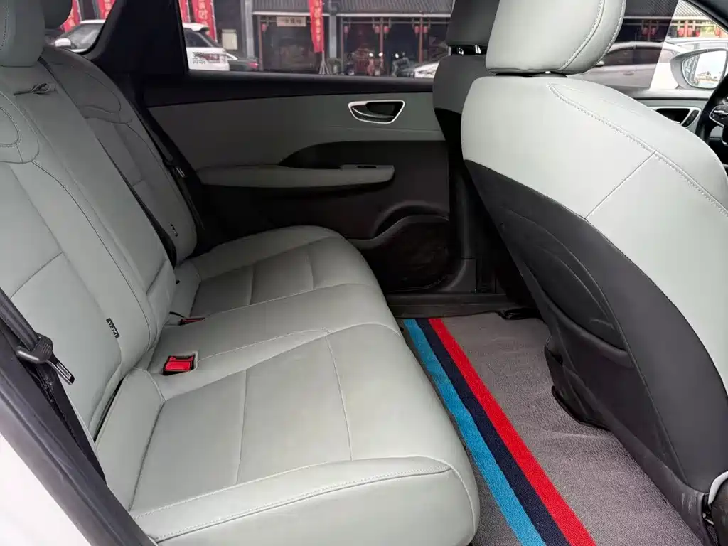 Roewe Roewe D6 2025 - thumbnail 13