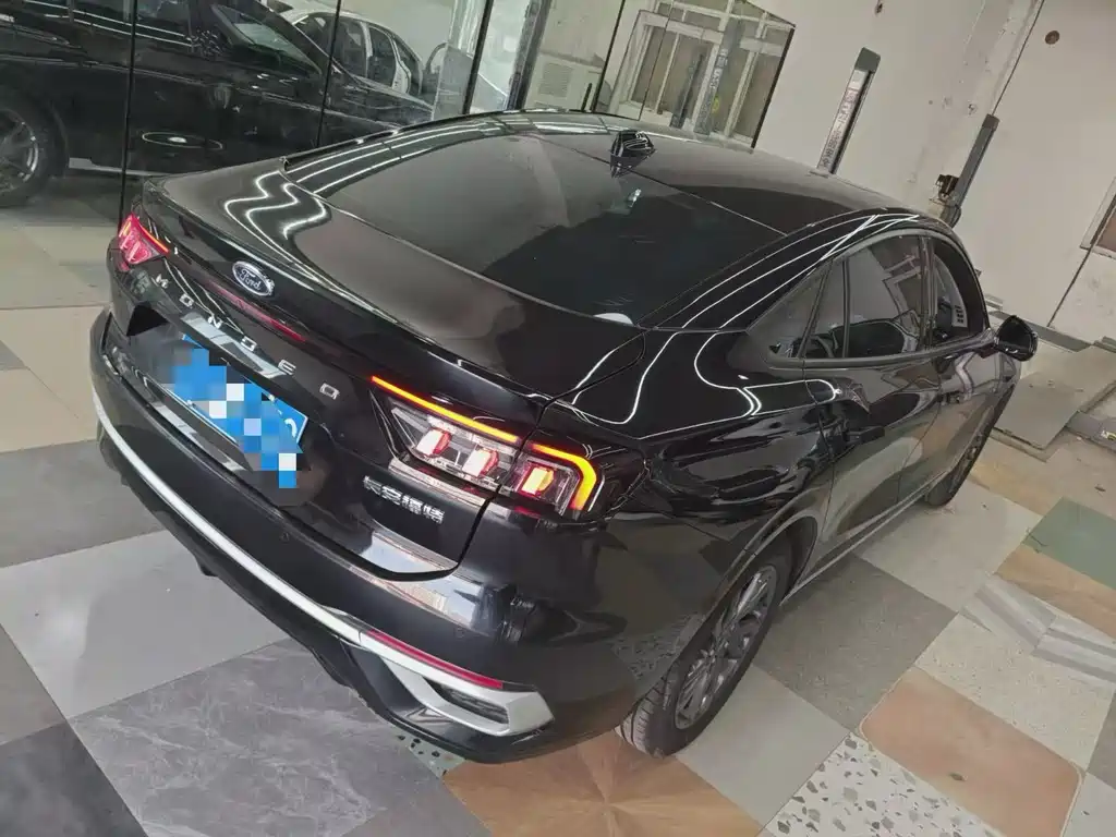 Ford Mondeo 2025 1.5T EcoBoost Luxury 2025 - thumbnail 3