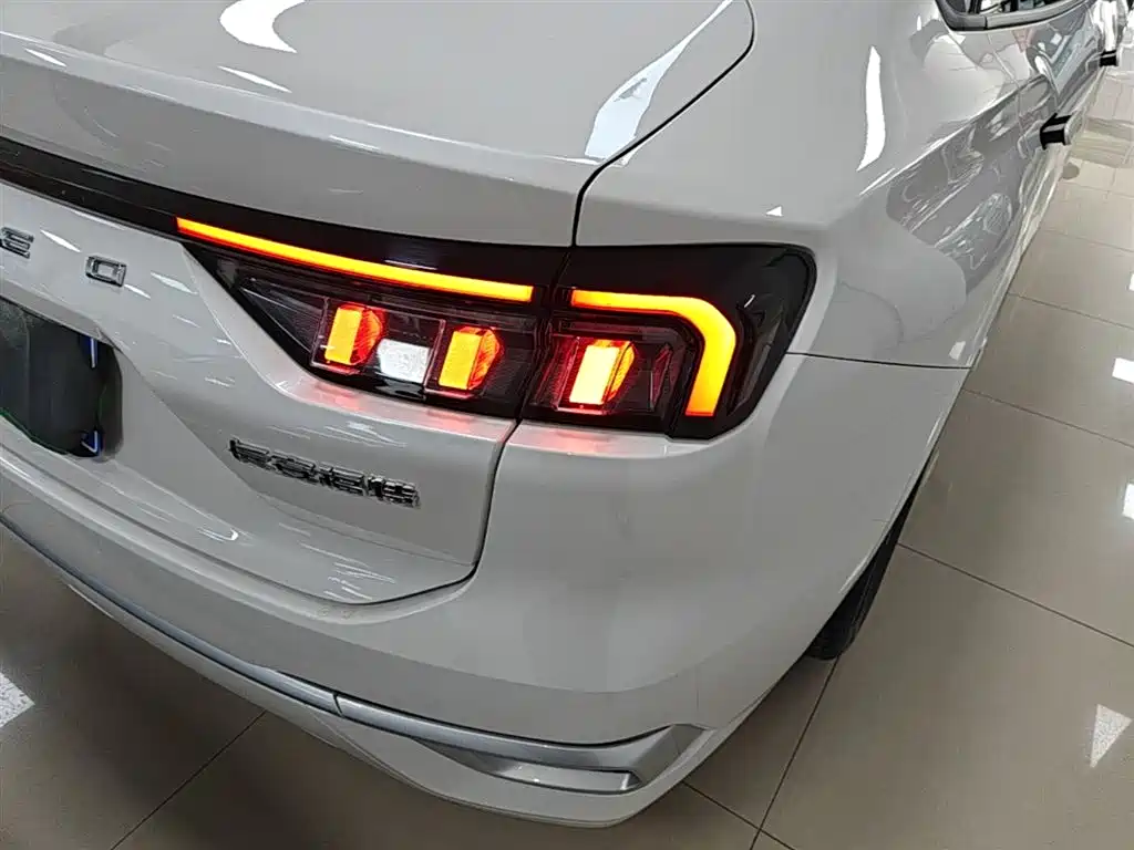 Ford Mondeo 2025 1.5T EcoBoost Shuya 2024 - thumbnail 8