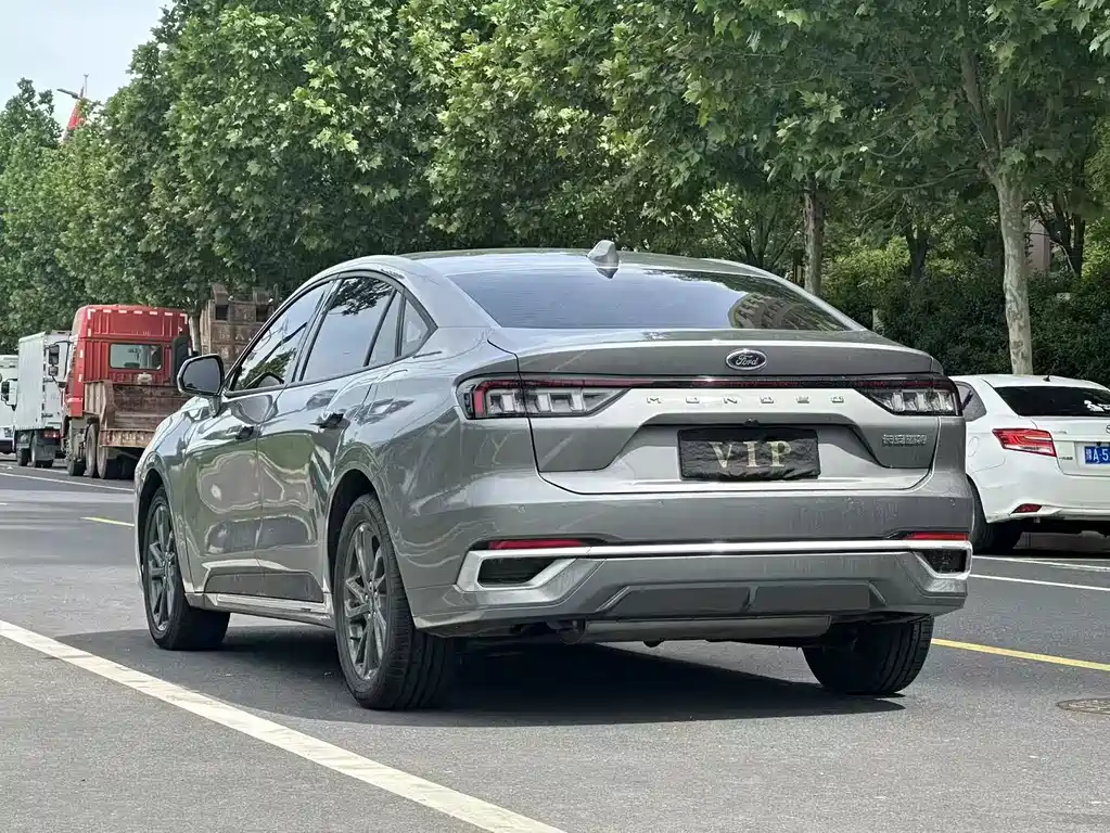 Ford Mondeo 2.0T EcoBoost 2025 - thumbnail 6