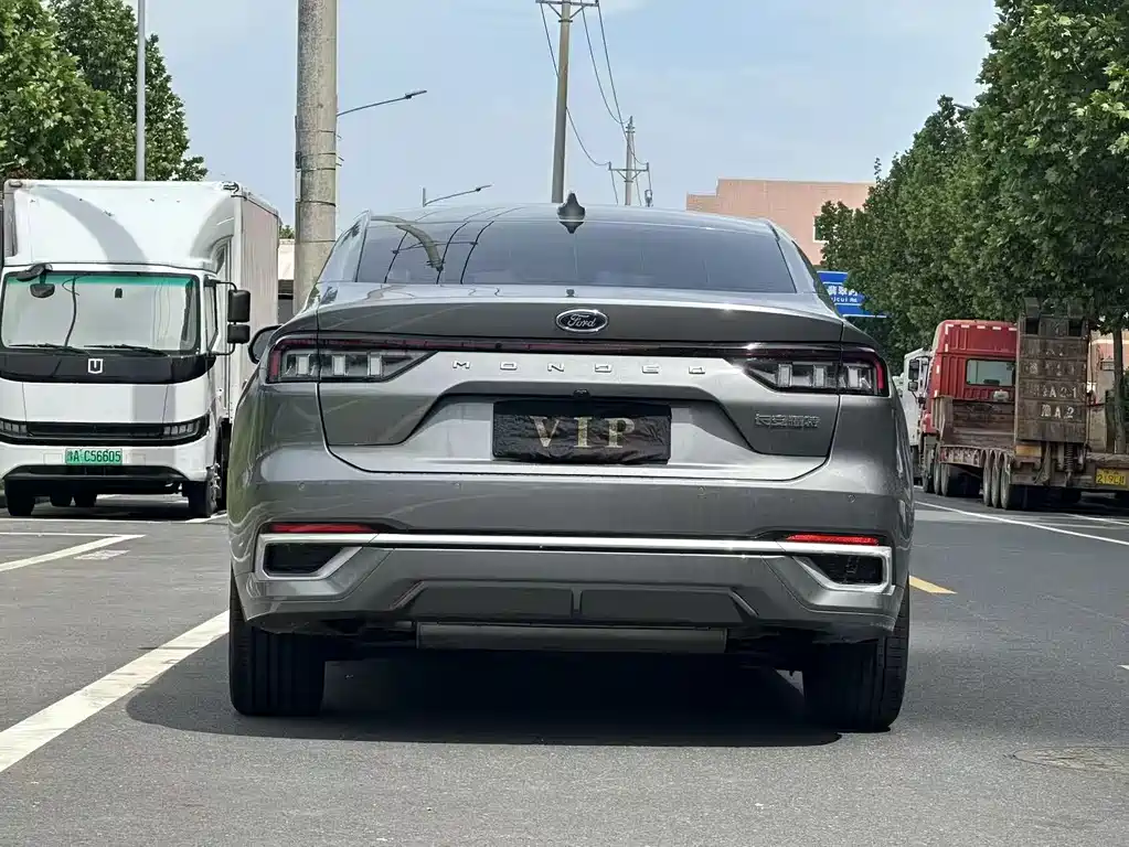 Ford Mondeo 2.0T EcoBoost 2025 - thumbnail 7