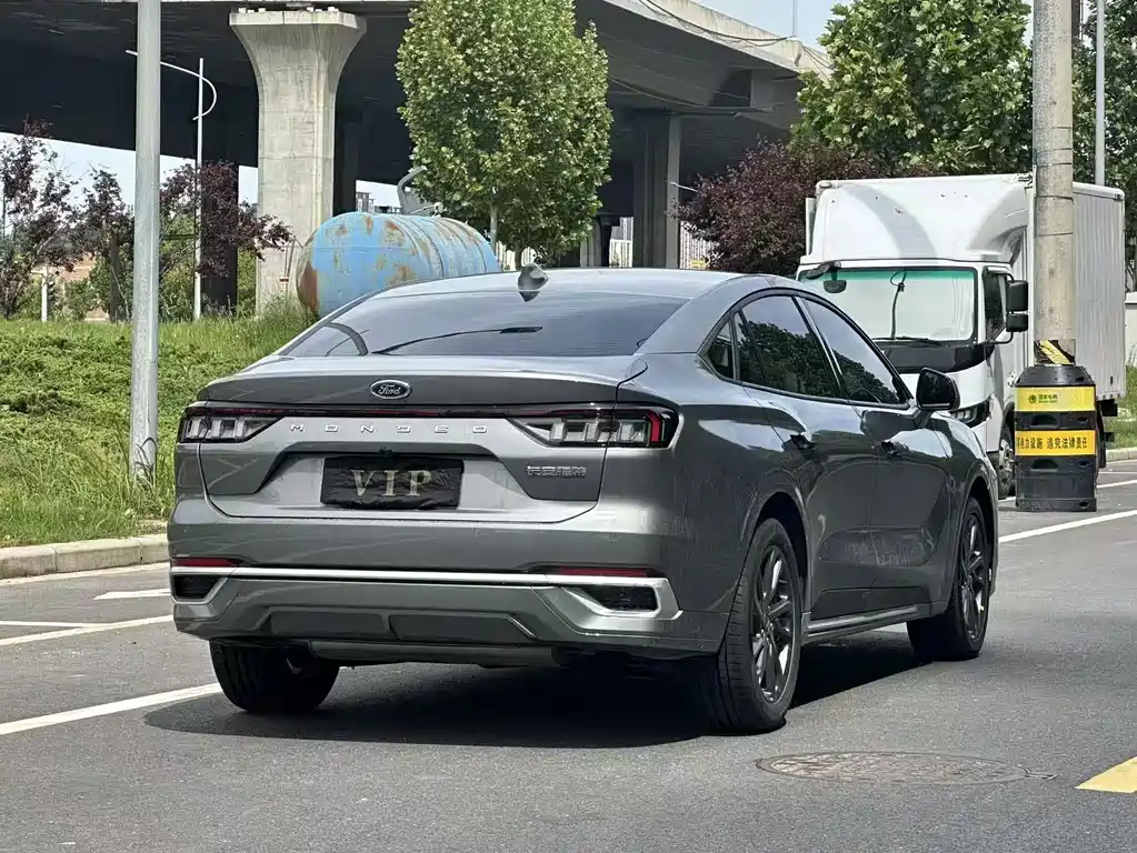 Ford Mondeo 2.0T EcoBoost 2025 - thumbnail 8