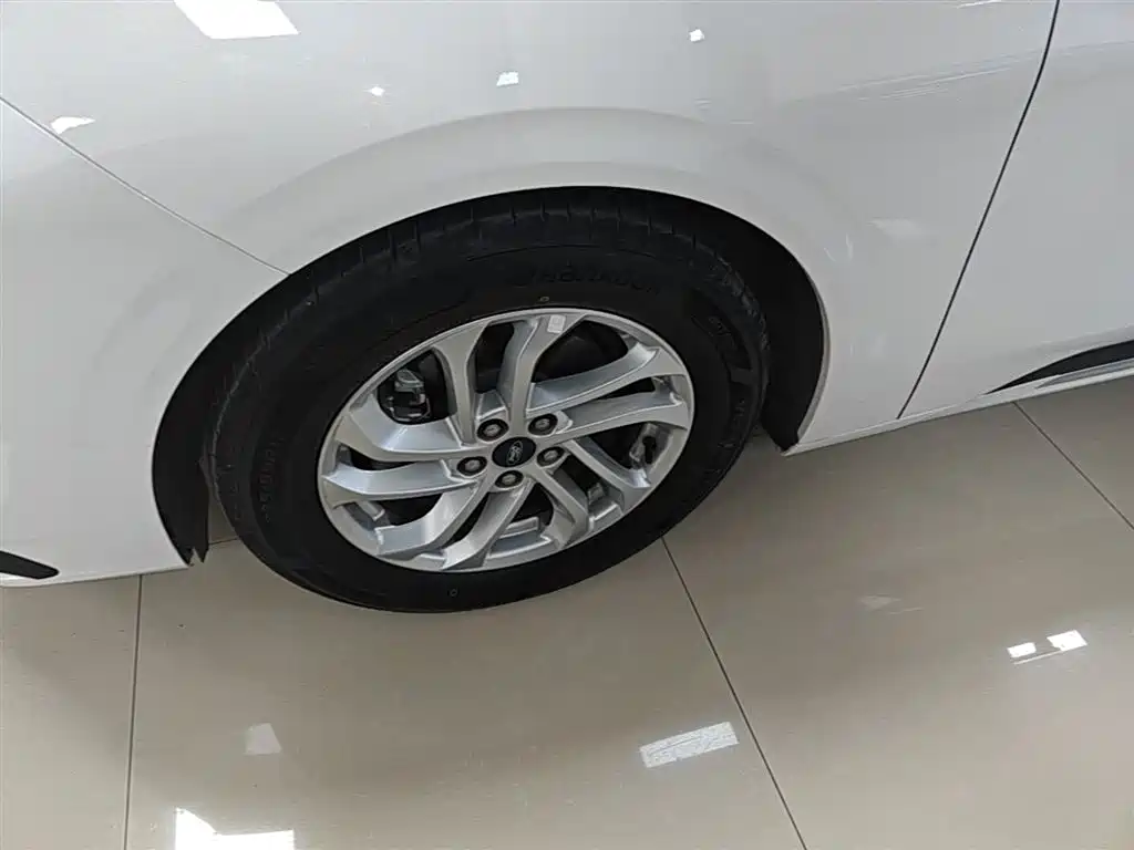 Ford Mondeo 2025 1.5T EcoBoost Shuya 2024 - thumbnail 23