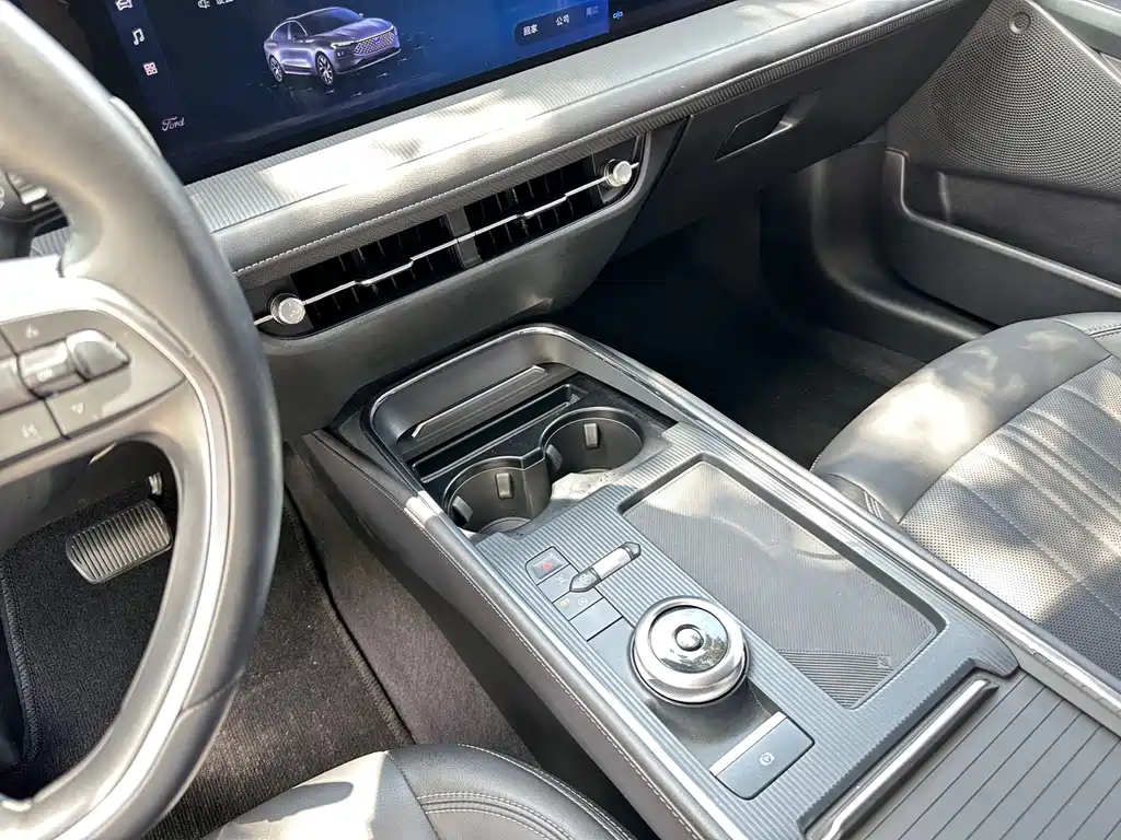 Ford Mondeo 2025 2.0T EcoBoost Luxury 2024 - thumbnail 9