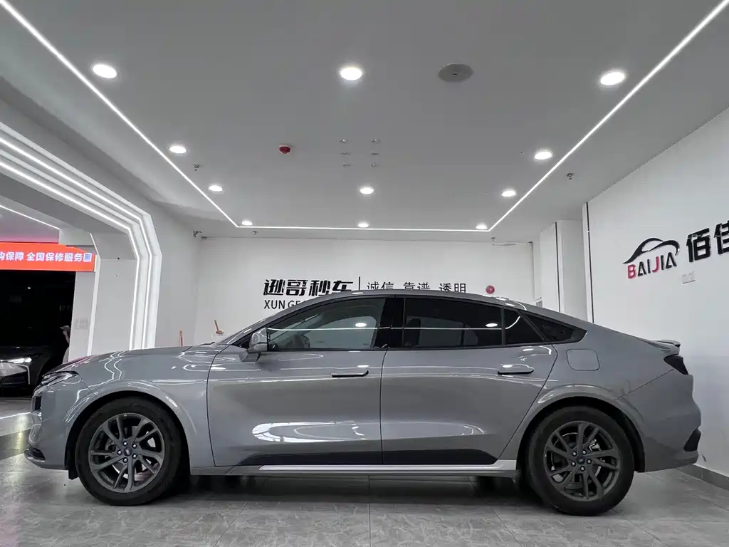 Ford Mondeo 2025 2.0T EcoBoost Luxury 2024 - thumbnail 4