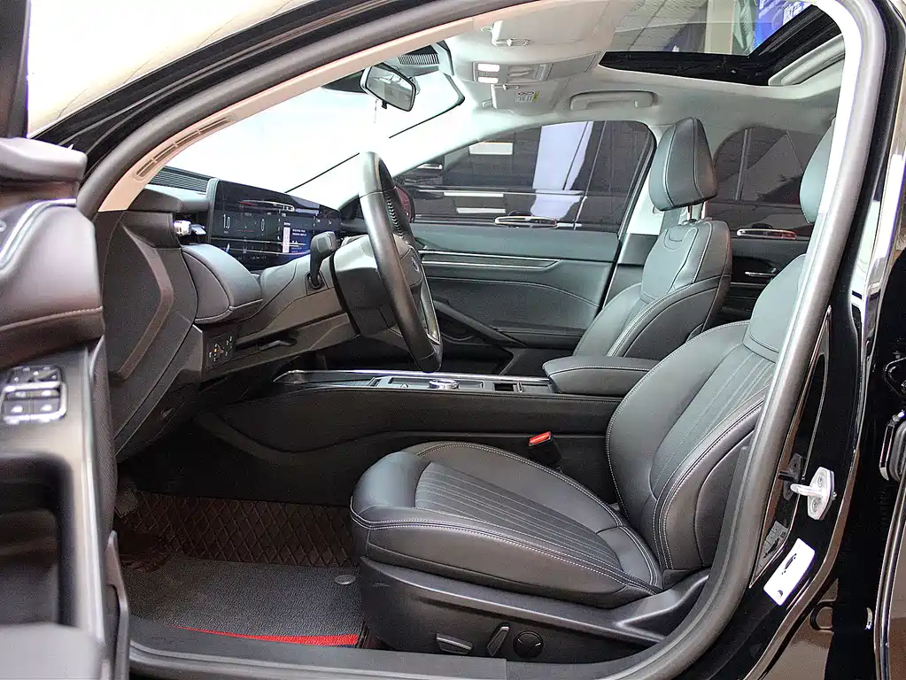 Ford Mondeo 2025 1.5T EcoBoost Luxury 2025 - thumbnail 6