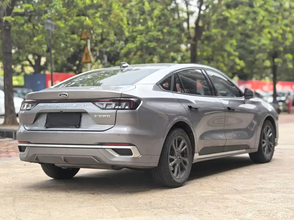 Ford Mondeo 2025 2.0T EcoBoost Luxury 2024 - thumbnail 2