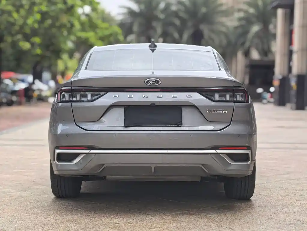 Ford Mondeo 2025 2.0T EcoBoost Luxury 2024 - thumbnail 4