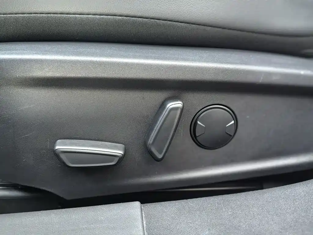 Ford Mondeo 2025 2.0T EcoBoost Luxury 2024 - thumbnail 11