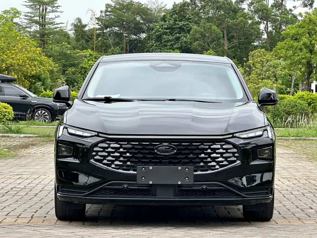 Ford Mondeo 2025 - thumbnail 2