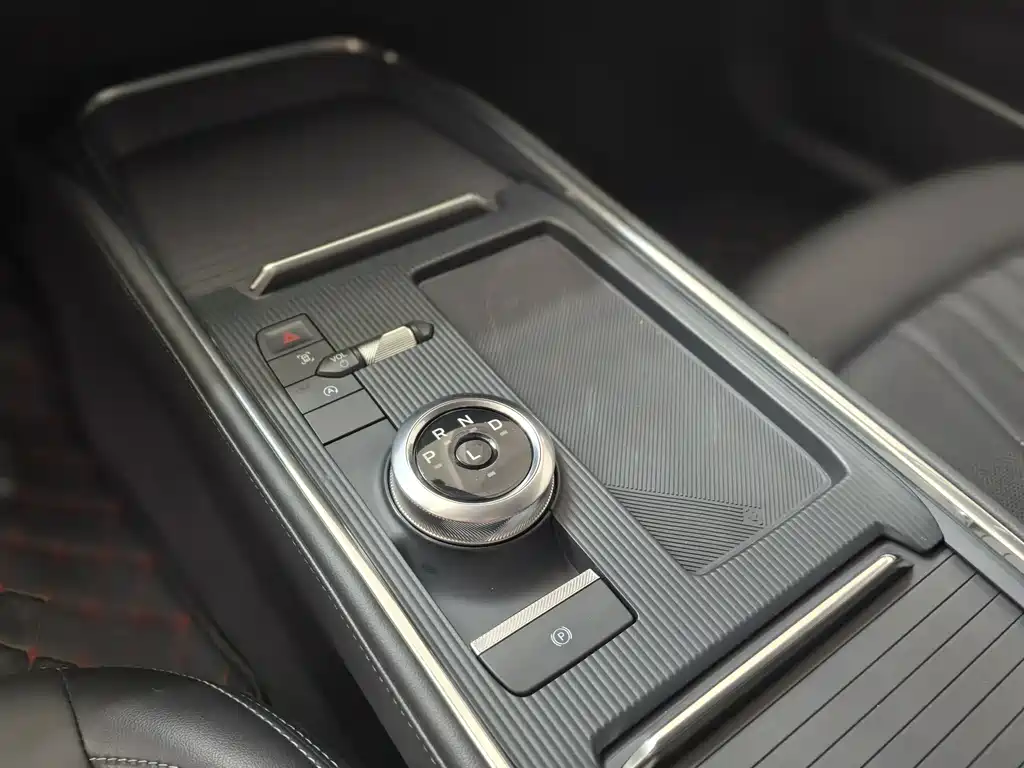 Ford Mondeo 2025 2.0T EcoBoost Luxury 2024 - thumbnail 13