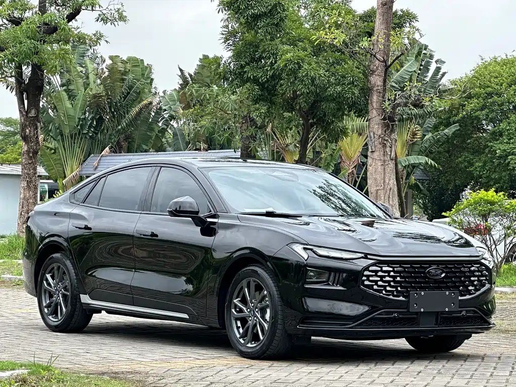 Ford Mondeo 2025 - thumbnail 3