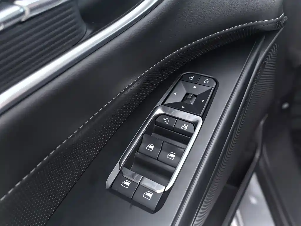 Ford Mondeo 2025 2.0T EcoBoost Luxury 2024 - thumbnail 14