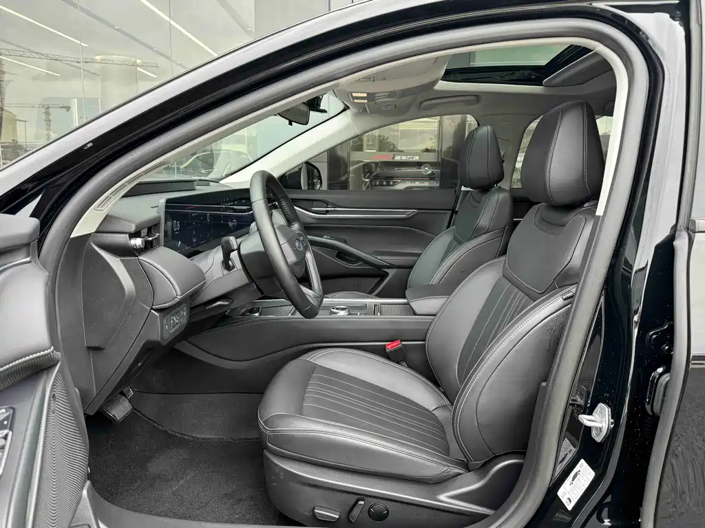 Ford Mondeo 2025 2.0T EcoBoost Luxury 2025 - thumbnail 4