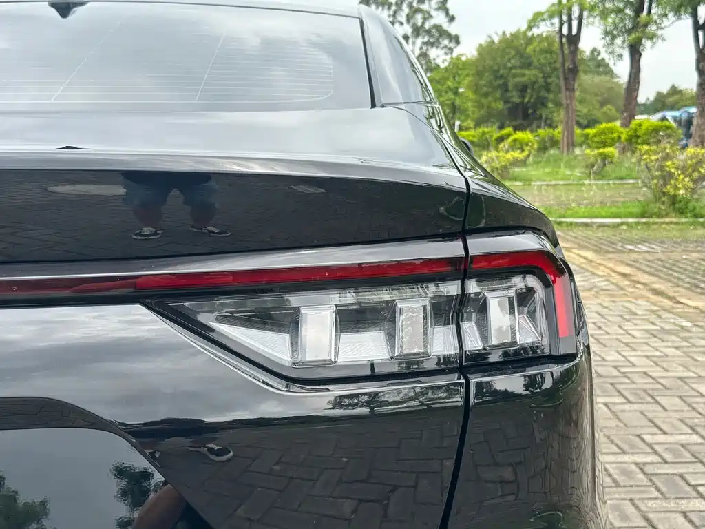 Ford Mondeo 2025 - thumbnail 15