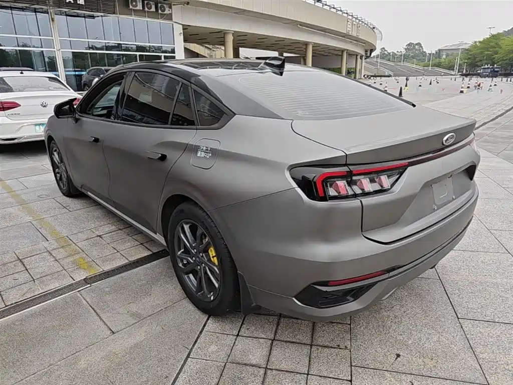 Ford Ford Mondeo 2025 1.5T EcoBoost Luxury Model 2025 - thumbnail 5