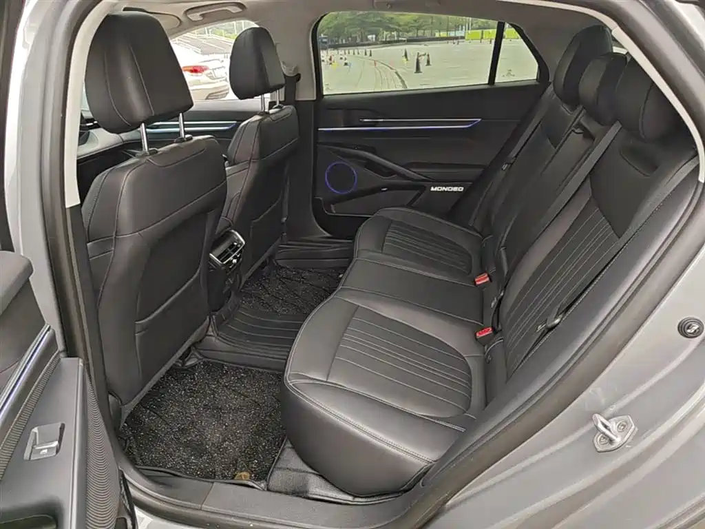 Ford Ford Mondeo 2025 1.5T EcoBoost Luxury Model 2025 - thumbnail 17