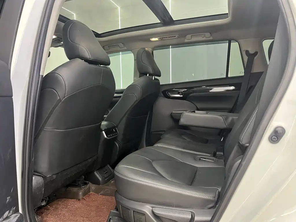 Toyota Toyota Highlander 2023 2.5L HEV AWD Prestige 7-Seater 2024 - thumbnail 6