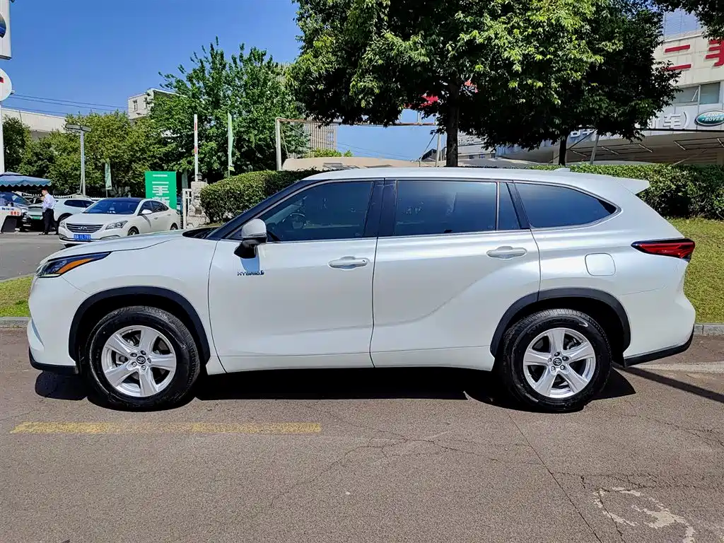 Toyota Highlander 2023 2.5L Hybrid AWD Elite Edition 7-Seater 2023 - thumbnail 3