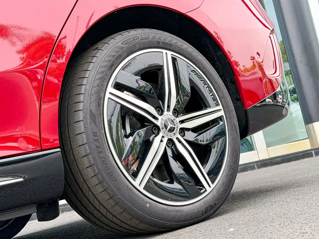 Mercedes-Benz Mercedes-Benz CLA 300L Long Range Leading Intelligence Edition 2025 - thumbnail 4