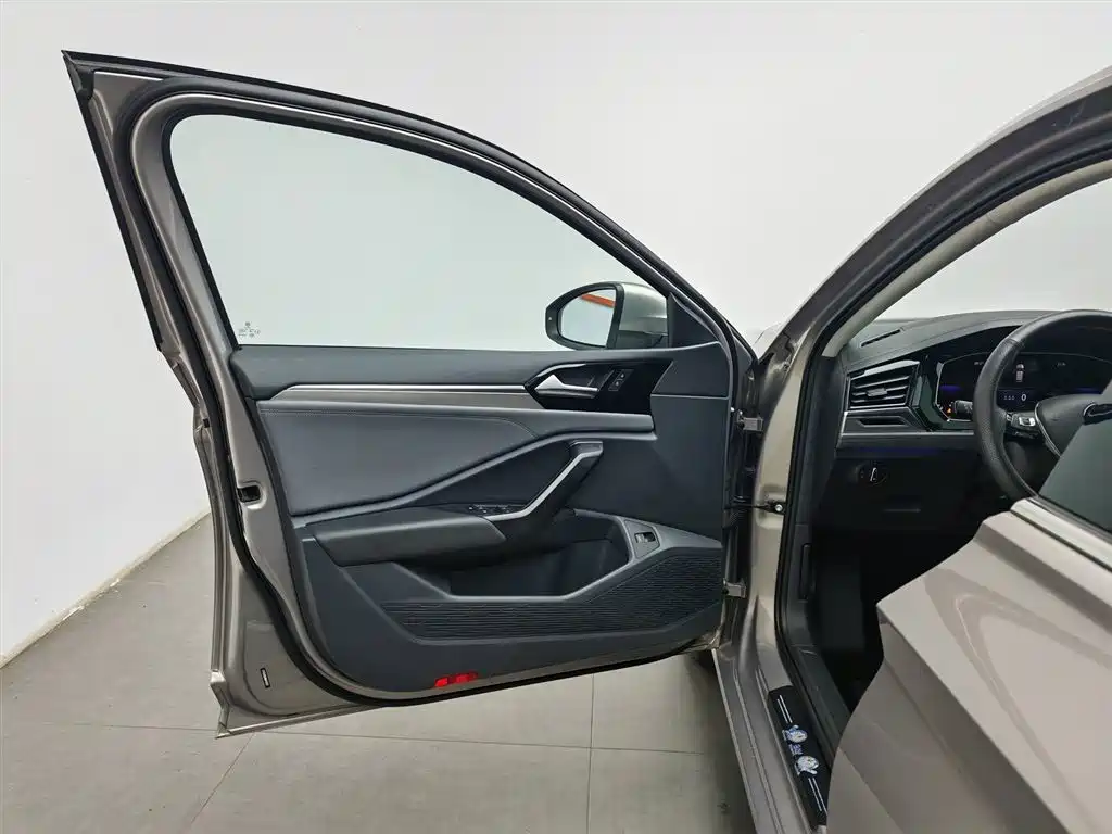 Volkswagen Sagitar 280TSI DSG Comfort Intelligent Connectivity Edition 2021 - thumbnail 8