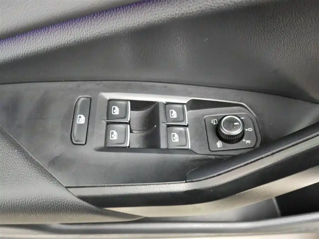 Volkswagen Sagitar 280TSI DSG Comfort Intelligent Connectivity Edition 2021 - thumbnail 9