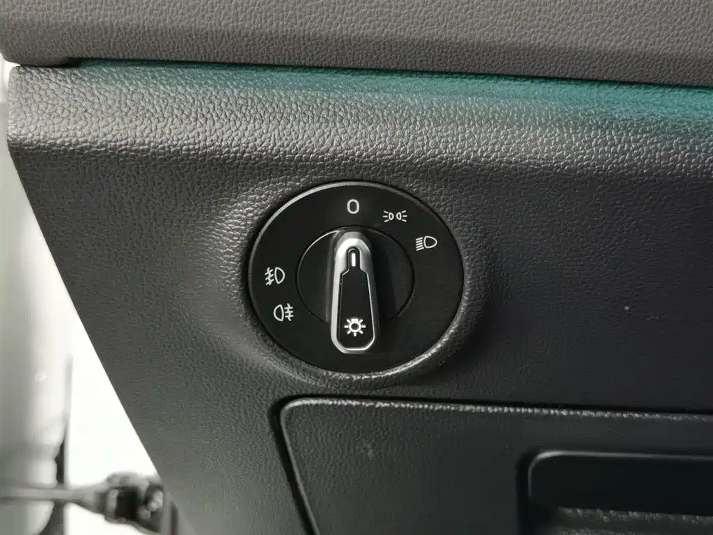 Volkswagen Sagitar 200TSI DSG 2021 - thumbnail 21