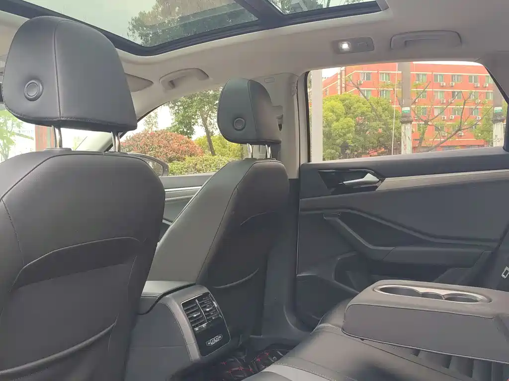 Volkswagen Sagitar 280TSI DSG Comfort Intelligent Connectivity Edition 2021 - thumbnail 11