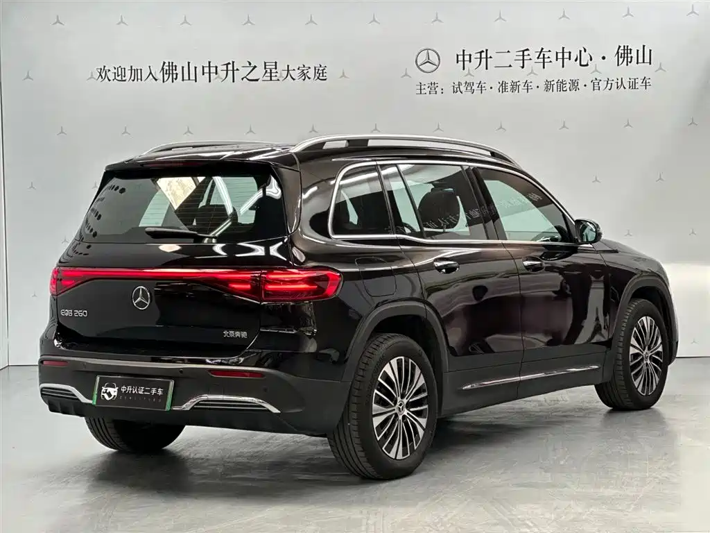 Mercedes-Benz Mercedes-Benz EQB 260 2024 - thumbnail 2