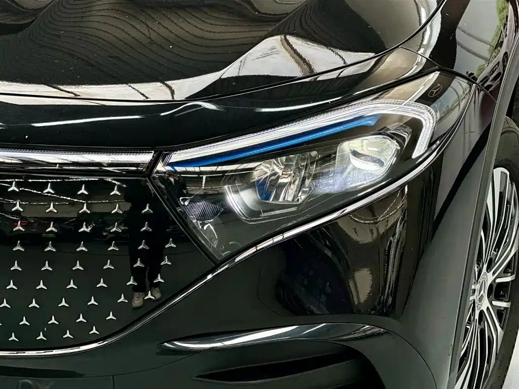 Mercedes-Benz Mercedes-Benz EQB 260 2024 - thumbnail 4