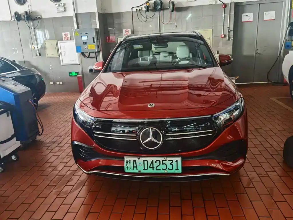 Mercedes-Benz Mercedes-Benz EQA 2022 EQA 300 4MATIC Launch Edition 2022 - thumbnail 3