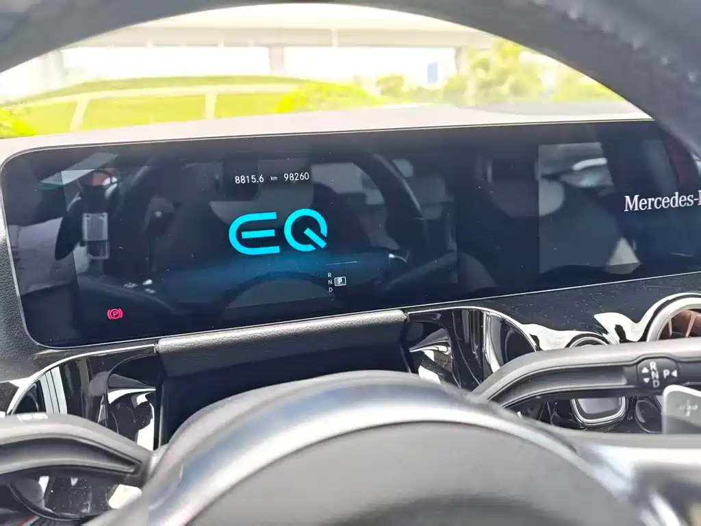Mercedes-Benz Mercedes-Benz EQA 2022 EQA 300 4MATIC Launch Edition 2022 - thumbnail 7
