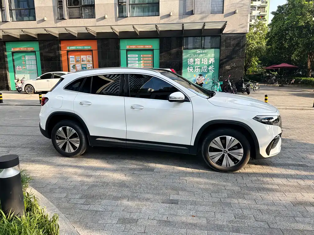 Mercedes-Benz Mercedes-Benz EQA 260 2025 - thumbnail 4