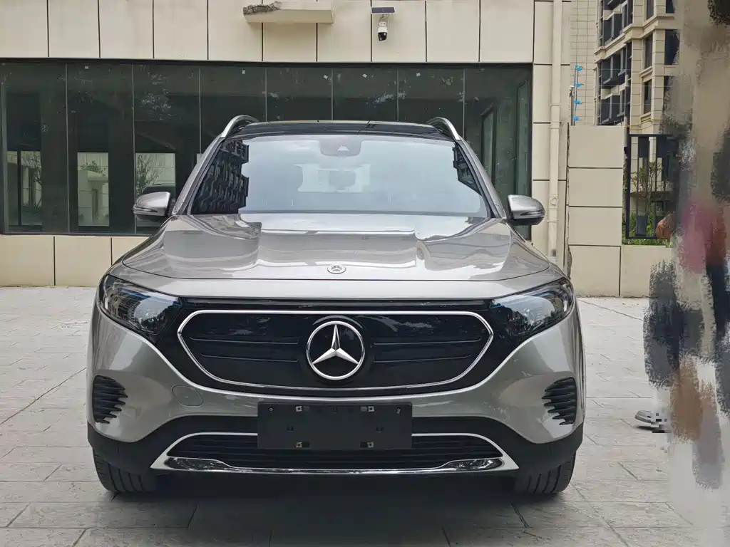Mercedes-Benz Mercedes-Benz EQB 260 2023 - thumbnail 3