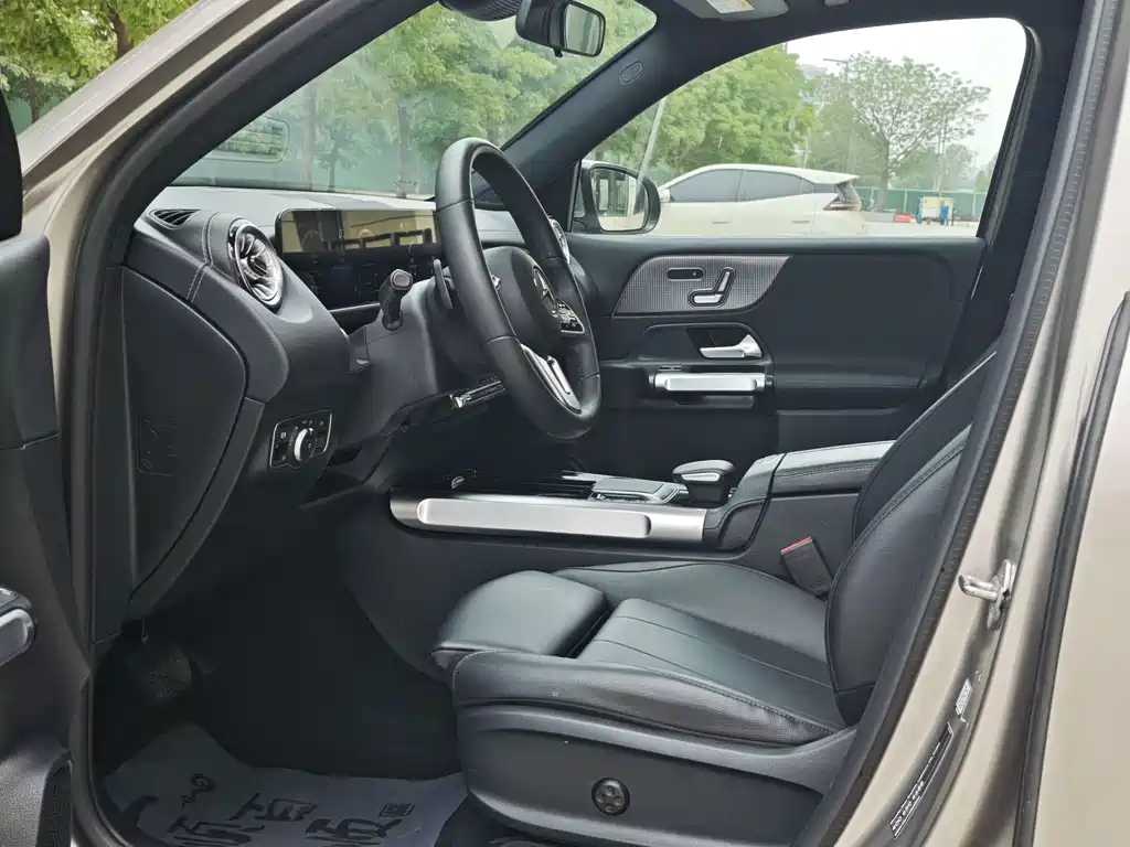Mercedes-Benz Mercedes-Benz EQB 260 2023 - thumbnail 4