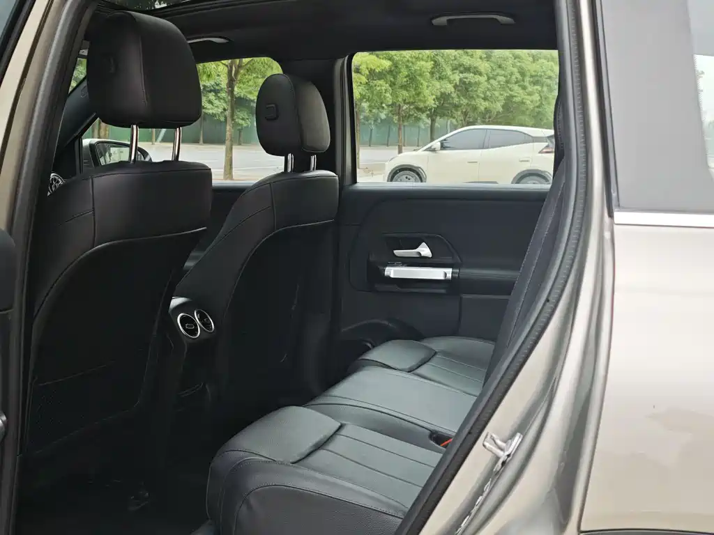 Mercedes-Benz Mercedes-Benz EQB 260 2023 - thumbnail 5
