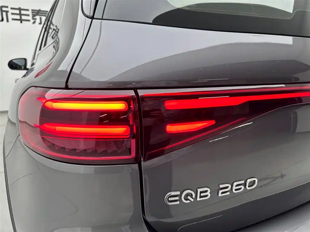 Mercedes-Benz Mercedes-Benz EQB 260 2025 - thumbnail 28