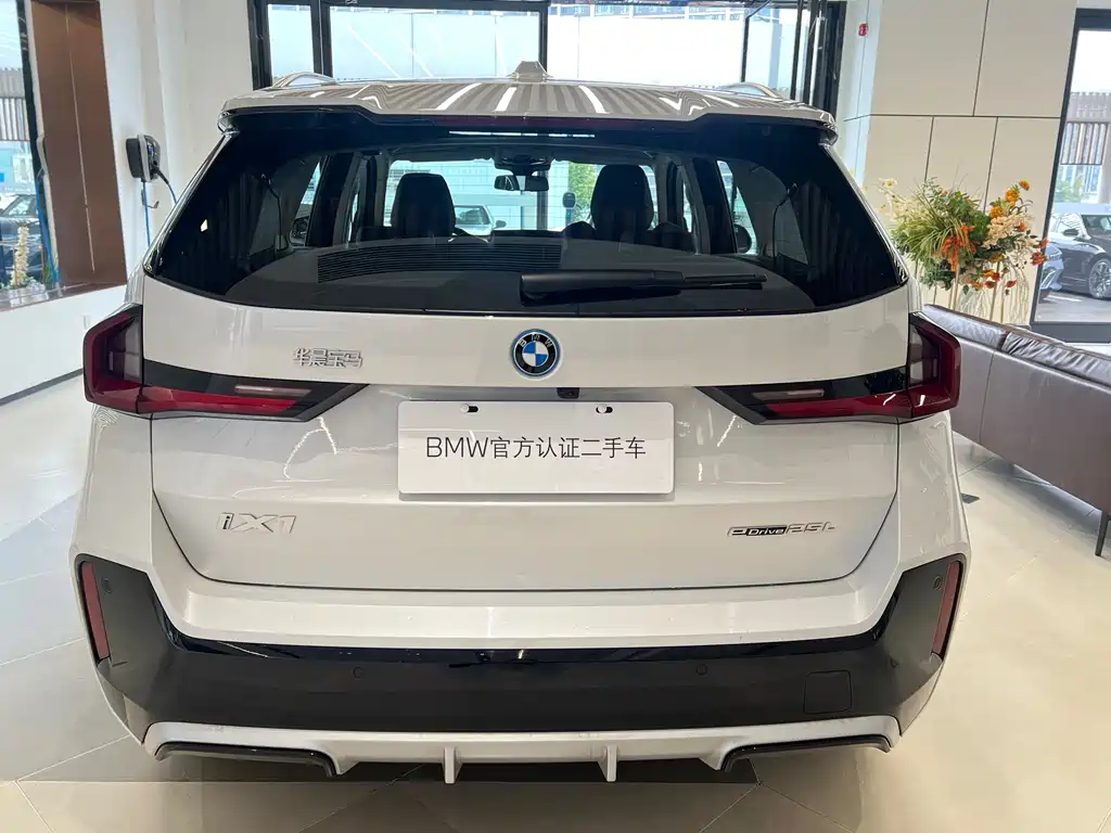 BMW BMW iX1 2025 eDrive25L M Sport Package 2025 - thumbnail 5