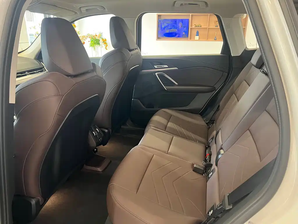 BMW BMW iX1 2025 eDrive25L M Sport Package 2025 - thumbnail 9