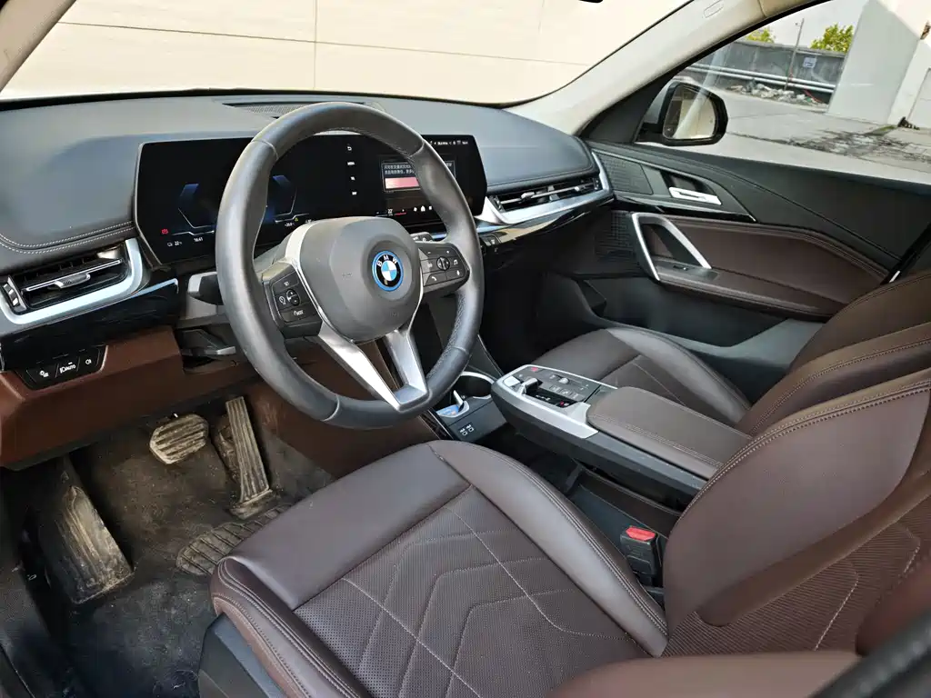 BMW BMW iX1 2025 eDrive25L X Design Package 2024 - thumbnail 6
